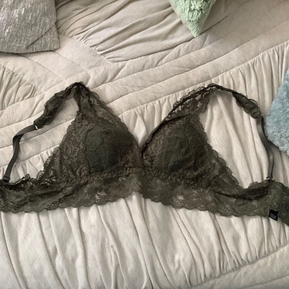 XOXO green lace bralette